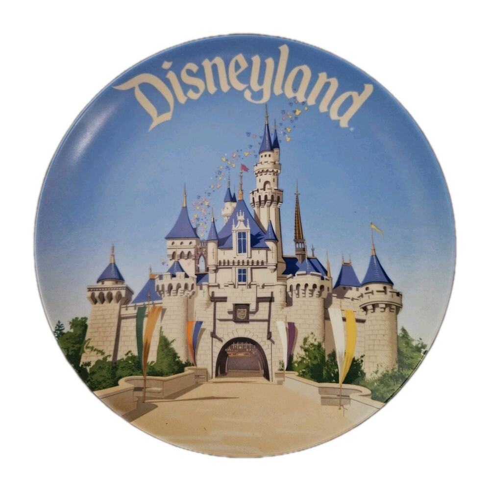 Walt Disney Productions Disneyland Castle Souvenir Ceramic Plate 6 1/2"
